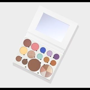 New Ofra Cosmetics Face Pro Palette Free Spirit